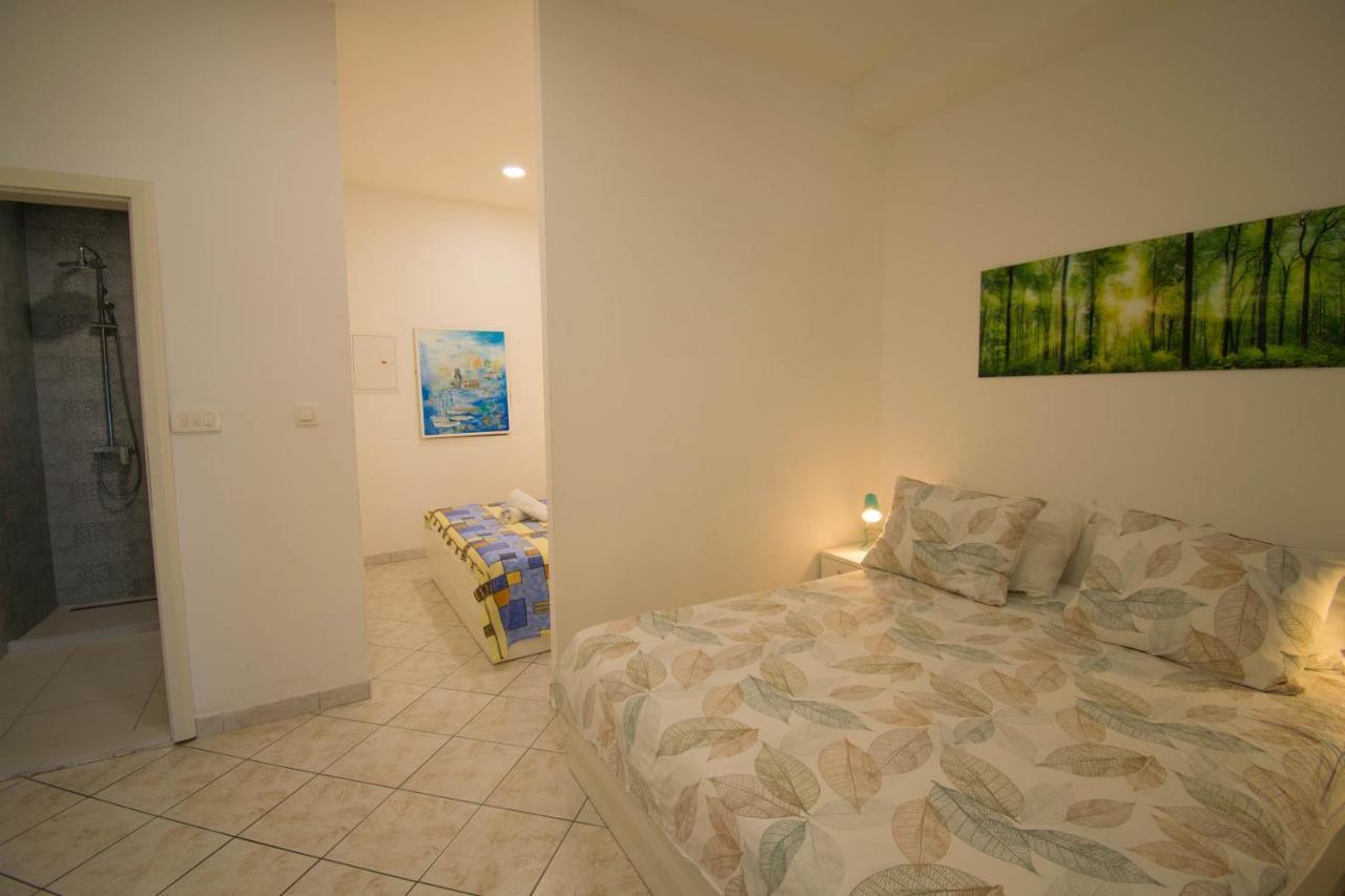 Family Apartment Manuela - Baška Voda Dış mekan fotoğraf