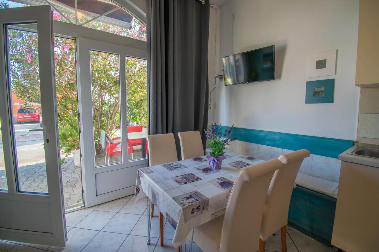 Family Apartment Manuela - Baška Voda Dış mekan fotoğraf